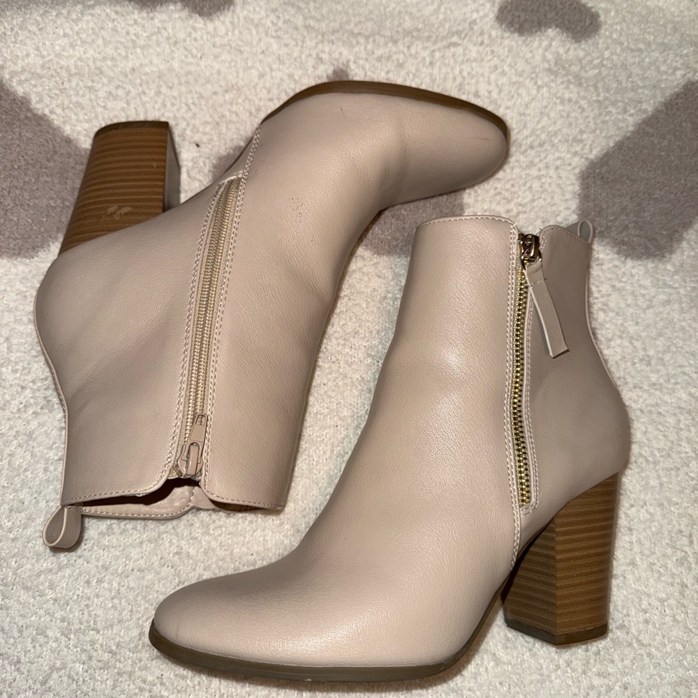 Elegant Beige Ankle Boots